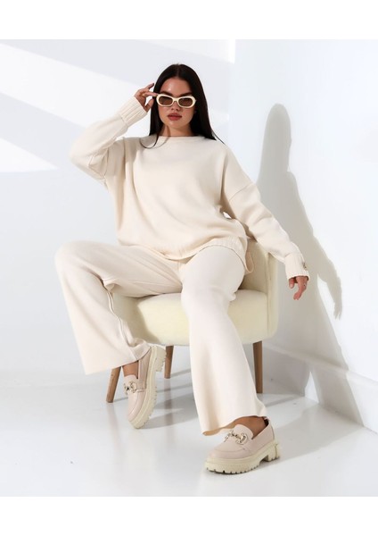 Rahat Kalıp Kol Detaylı Triko Takım modelleri