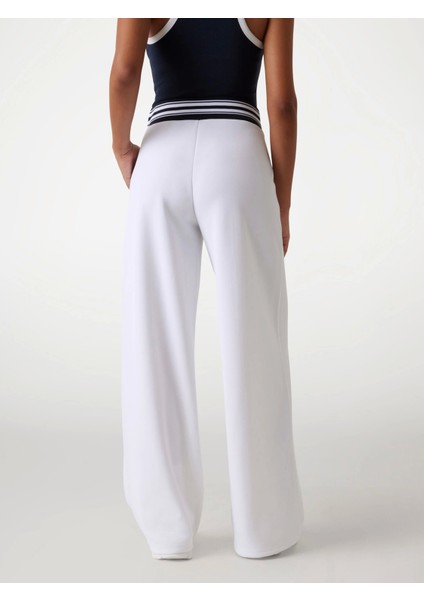 Amaryllis Kadın Beyaz Aktif Regular Fit Eşofman Altı V5GB02KCYF2-G011 modelleri