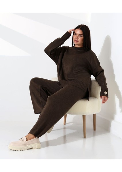 Rahat Kalıp Kol Detaylı Triko Takım modelleri