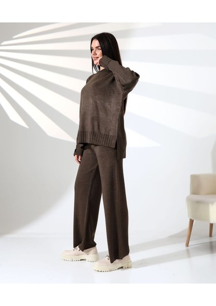 Rahat Kalıp Kol Detaylı Triko Takım fırsatları