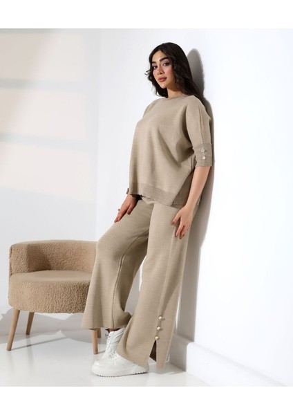 Zarif Dokunuş Düğme Detaylı Triko Takım modelleri