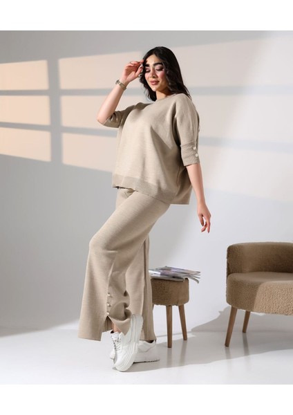 Zarif Dokunuş Düğme Detaylı Triko Takım fırsatları