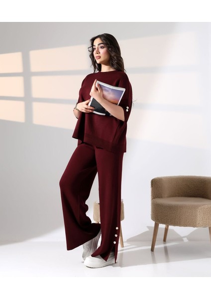 Zarif Dokunuş Düğme Detaylı Triko Takım