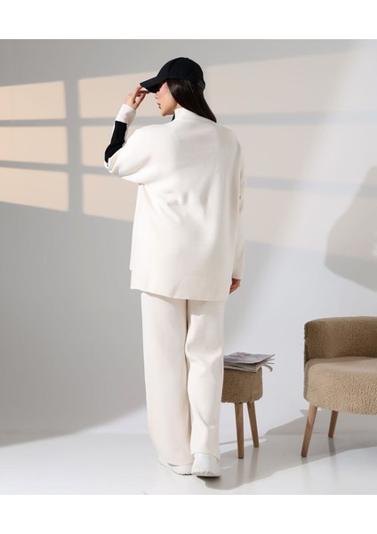 Sportif Şerit Detaylı Triko Takım indirimleri