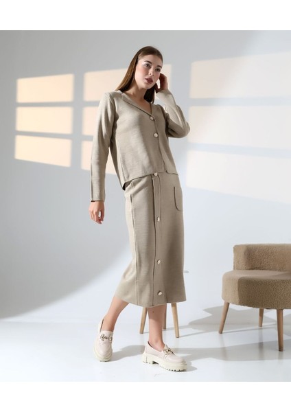 Düğme Detaylı Şık Etekli Triko Takım fiyatları