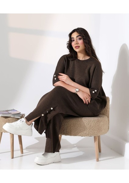 Zarif Dokunuş Düğme Detaylı Triko Takım fırsatları