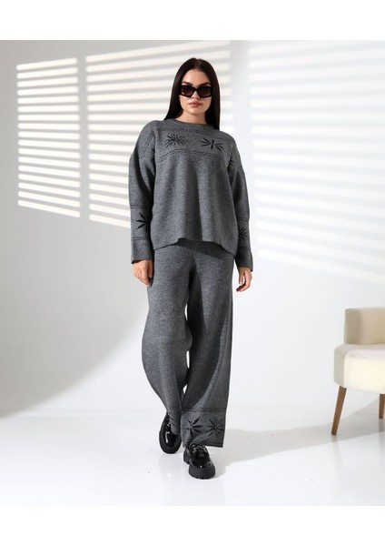 Kar Tanesi Nakışlı Kadın Triko Takım
