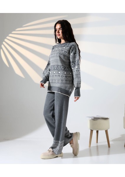 Jakarlı Oversize Alt-Üst Triko Takım fırsatları