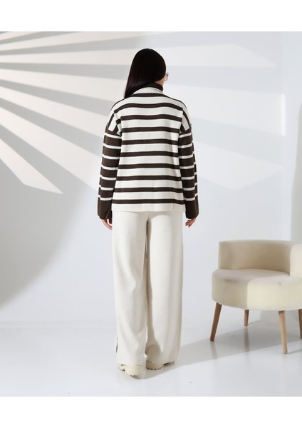 Fermuarlı Yaka Çizgili Sportif Triko Takım indirimleri
