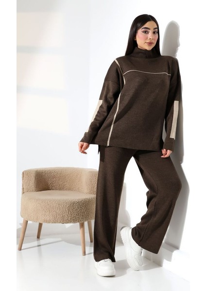 Sportif Şerit Detaylı Triko Takım