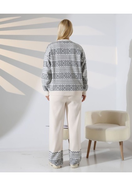 Iskandinav Desenli Konfor Triko Takım indirimleri