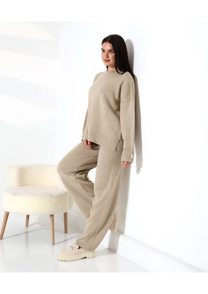 Rahat Kalıp Kol Detaylı Triko Takım modelleri