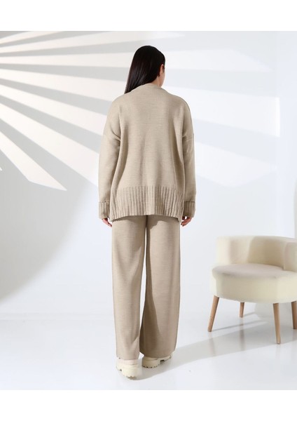 Rahat Kalıp Kol Detaylı Triko Takım indirimleri