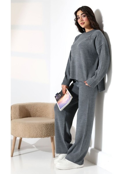 Işleme Detaylı Casual Triko Takım fırsatları