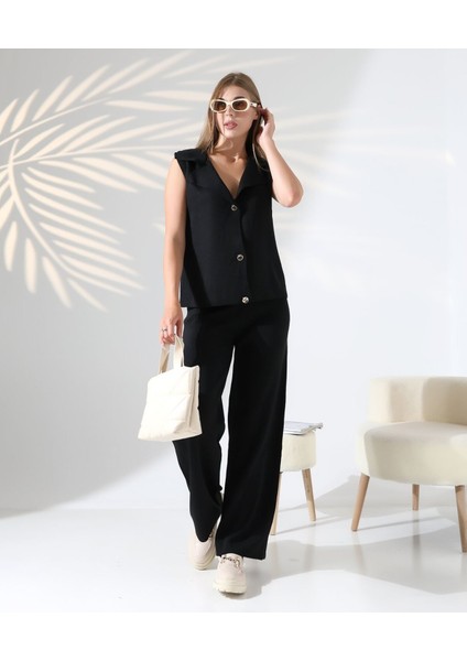 Parlak Düğmeli Şık Yelekli Triko Takım
