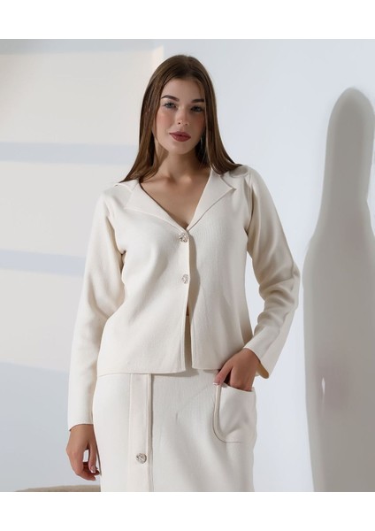 Düğme Detaylı Şık Etekli Triko Takım modelleri