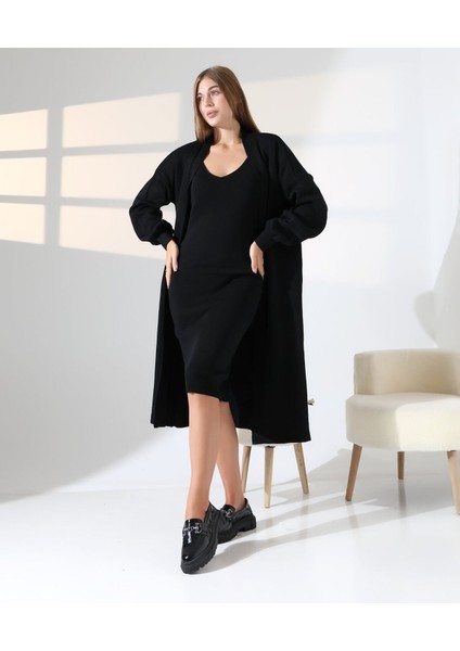 Zamansız Stil: Uzun Triko Hırka ve Elbise Ikilisi