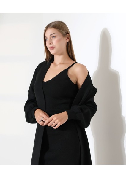 Zamansız Stil: Uzun Triko Hırka ve Elbise Ikilisi fiyatları