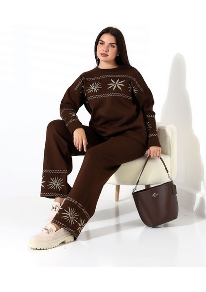 Kar Tanesi Nakışlı Kadın Triko Takım modelleri