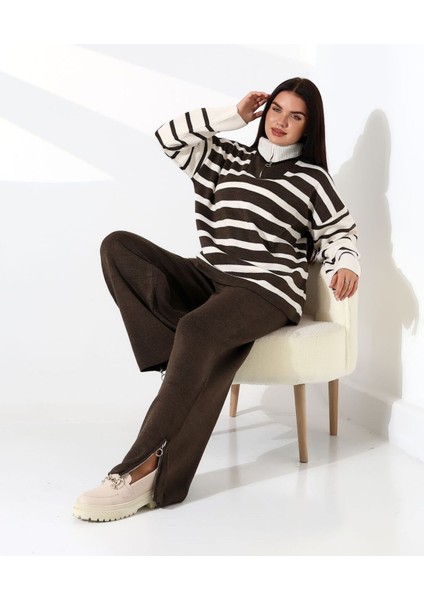 Fermuarlı Yaka Çizgili Sportif Triko Takım fırsatları