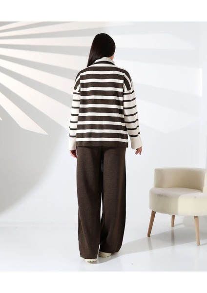 Fermuarlı Yaka Çizgili Sportif Triko Takım indirimleri