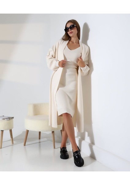 Zamansız Stil: Uzun Triko Hırka ve Elbise Ikilisi fiyatları