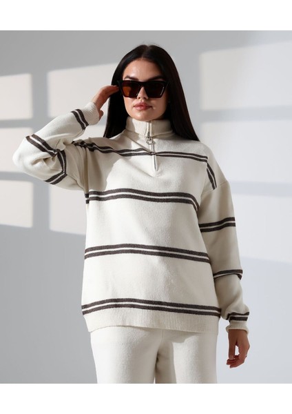 Yaka Fermuarlı Şeritli Basic Triko Takım modelleri