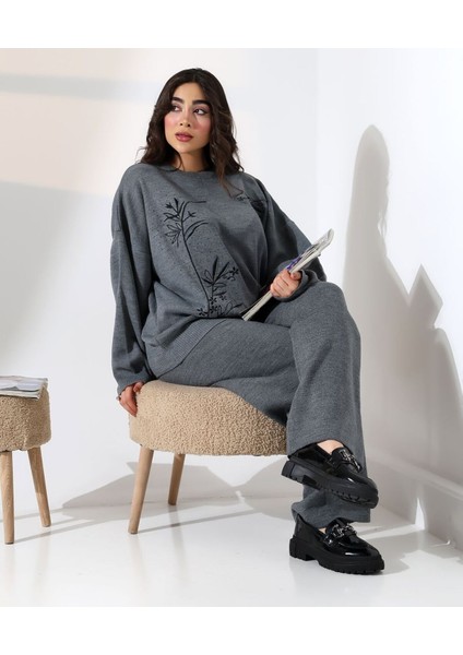 Doğanın Zarafeti Taş Işlemeli Triko Takım fırsatları