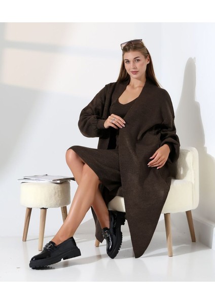 Zamansız Stil: Uzun Triko Hırka ve Elbise Ikilisi fırsatları