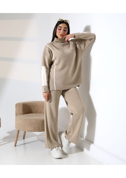 Sportif Şerit Detaylı Triko Takım