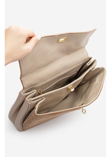 Kadın Hakiki Deri Kilit Detaylı Charmlı El ve Omuz Çantası Rinyas Vizon Süet indirimleri