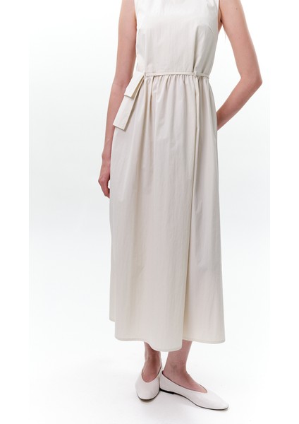 Kemer Detaylı Kolsuz Elbise Taş