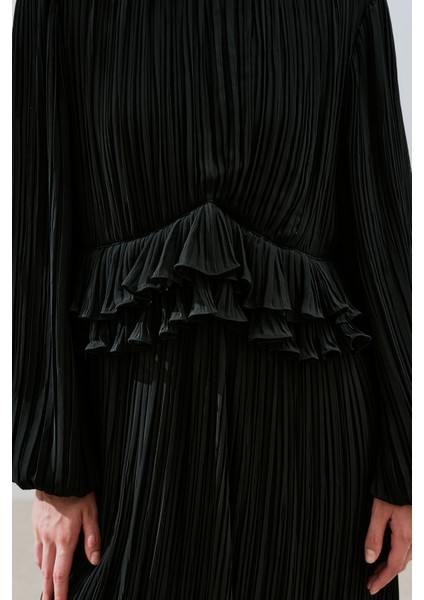 Mila Piliseli Katlı Elbise Siyah indirimleri