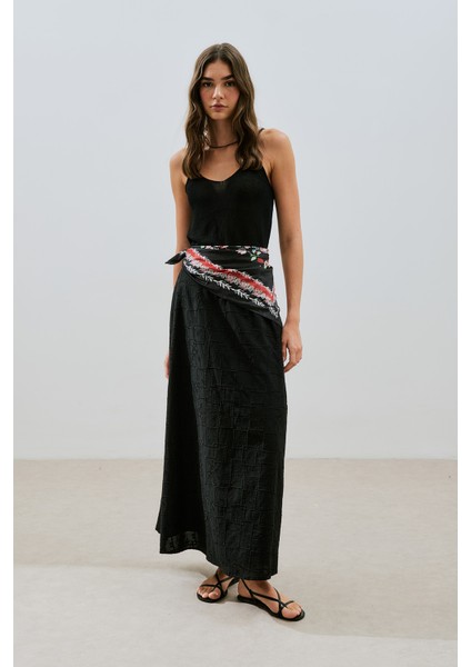 Nakışlı Midi Etek Siyah fiyatları