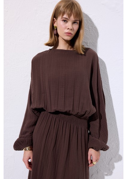 Müslin Beli Büzgülü Elbise Kahverengi