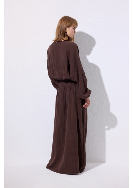 Müslin Beli Büzgülü Elbise Kahverengi