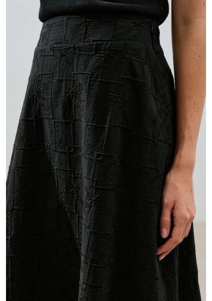Nakışlı Midi Etek Siyah indirimleri