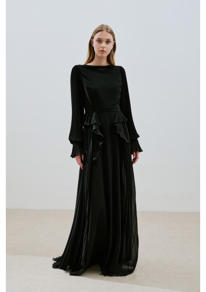 Katlı Piliseli Elbise Siyah modelleri