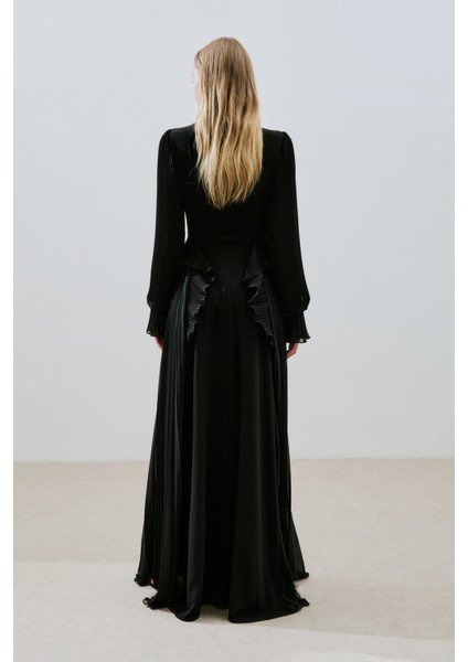 Katlı Piliseli Elbise Siyah