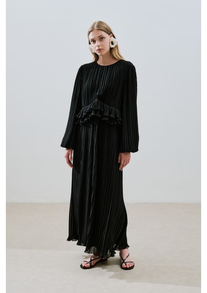 Mila Piliseli Katlı Elbise Siyah