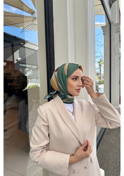 Kaplan Desenli Eşarp