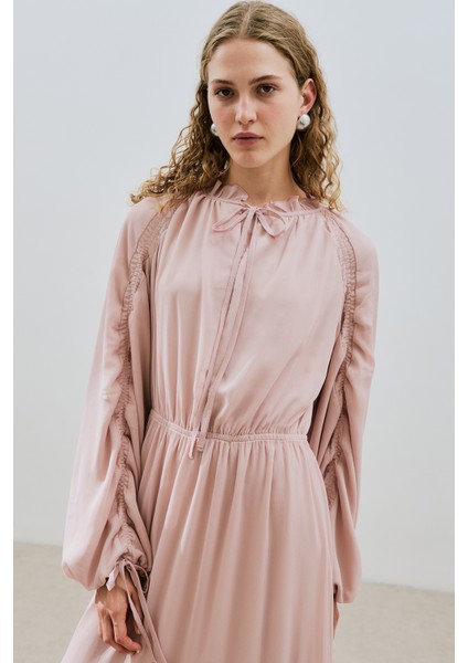 Uzun Büzgülü Şifon Elbise Pudra modelleri