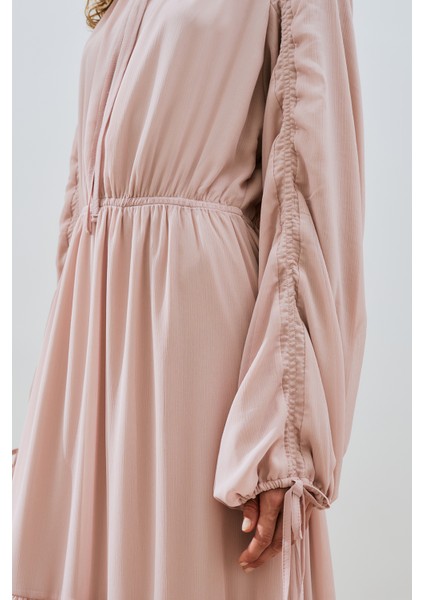 Uzun Büzgülü Şifon Elbise Pudra
