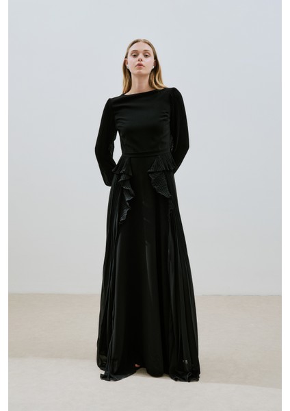 Katlı Piliseli Elbise Siyah fırsatları