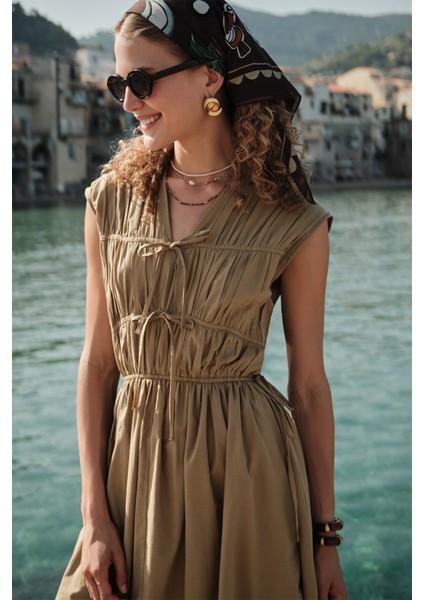 Büzgülü Bağlama Detaylı Elbise Toprak
