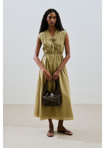 Büzgülü Bağlama Detaylı Elbise Toprak