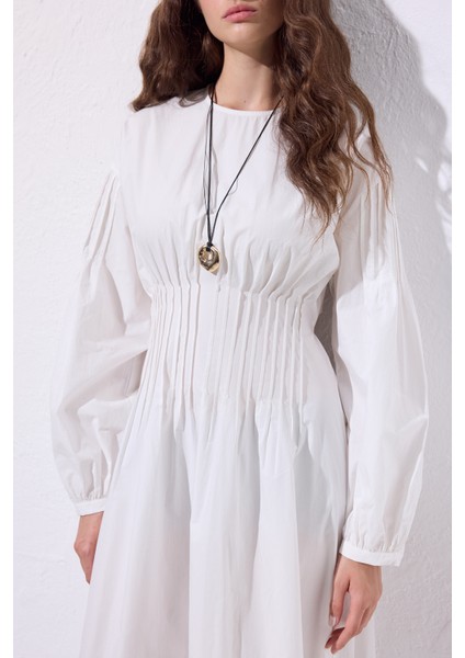 Beli Pile Detaylı Elbise Ekru