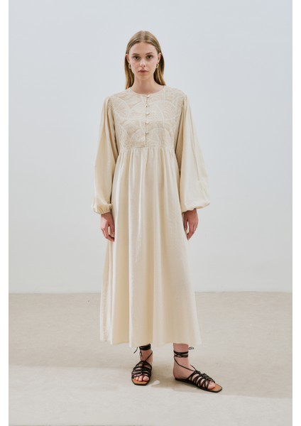 Dokulu Nakış Detaylı Elbise Natural