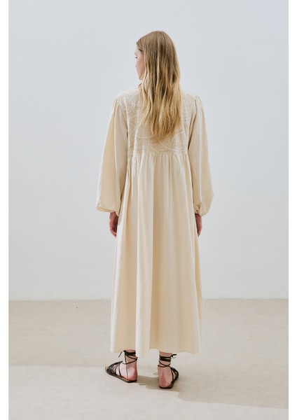 Dokulu Nakış Detaylı Elbise Natural