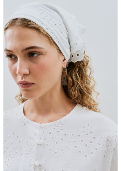 Brode Fular Ekru fırsatları